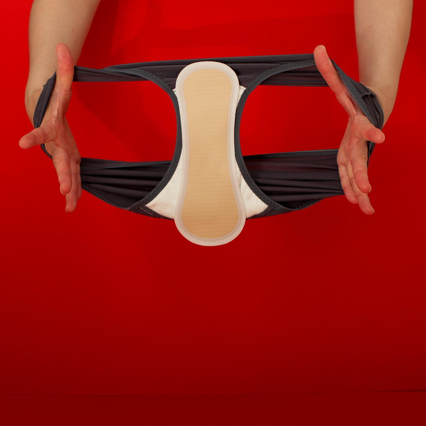 How does the Stay & Hold Set provide comfort and protection? By featuring an ultra-thin, leakproof reusable pad paired with stretchable, breathable fabric for a secure, comfortable fit.
